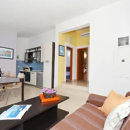 Mit Pool Am Hang An Einer Bucht Und Herrlichem Ausblick Holiday home *