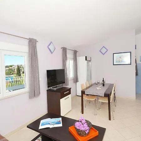 Holiday home Mit Pool Am Hang An Einer Bucht Und Herrlichem Ausblick Trogir