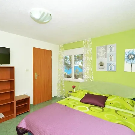 Holiday home Mit Pool Am Hang An Einer Bucht Und Herrlichem Ausblick